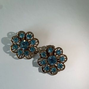 Lovely, Vintage Clip-on Earrings
